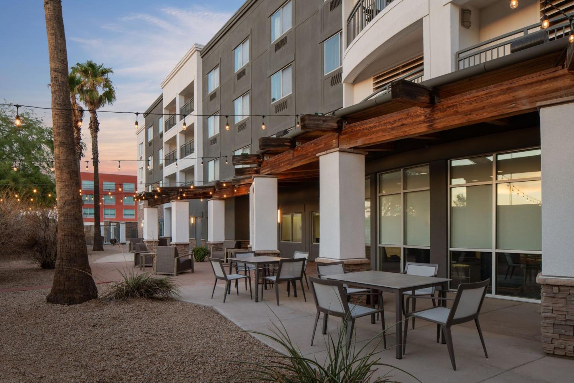 Courtyard By Marriott Phoenix West/Avondale Buitenkant foto